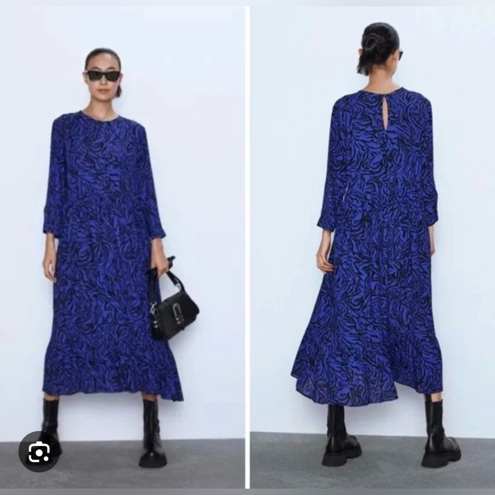 Zara! MIDI  3/4 Sleeve Dress in Blue and Black.100% viscose.
Size xs